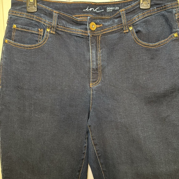 INC International Concepts Curvy Fit Skinny Leg Cropped Denim Jean Size 12 - Picture 3 of 10